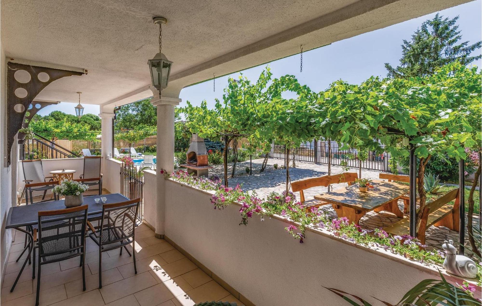 Gorgeous Apartment In Pula With Kitchen Экстерьер фото
